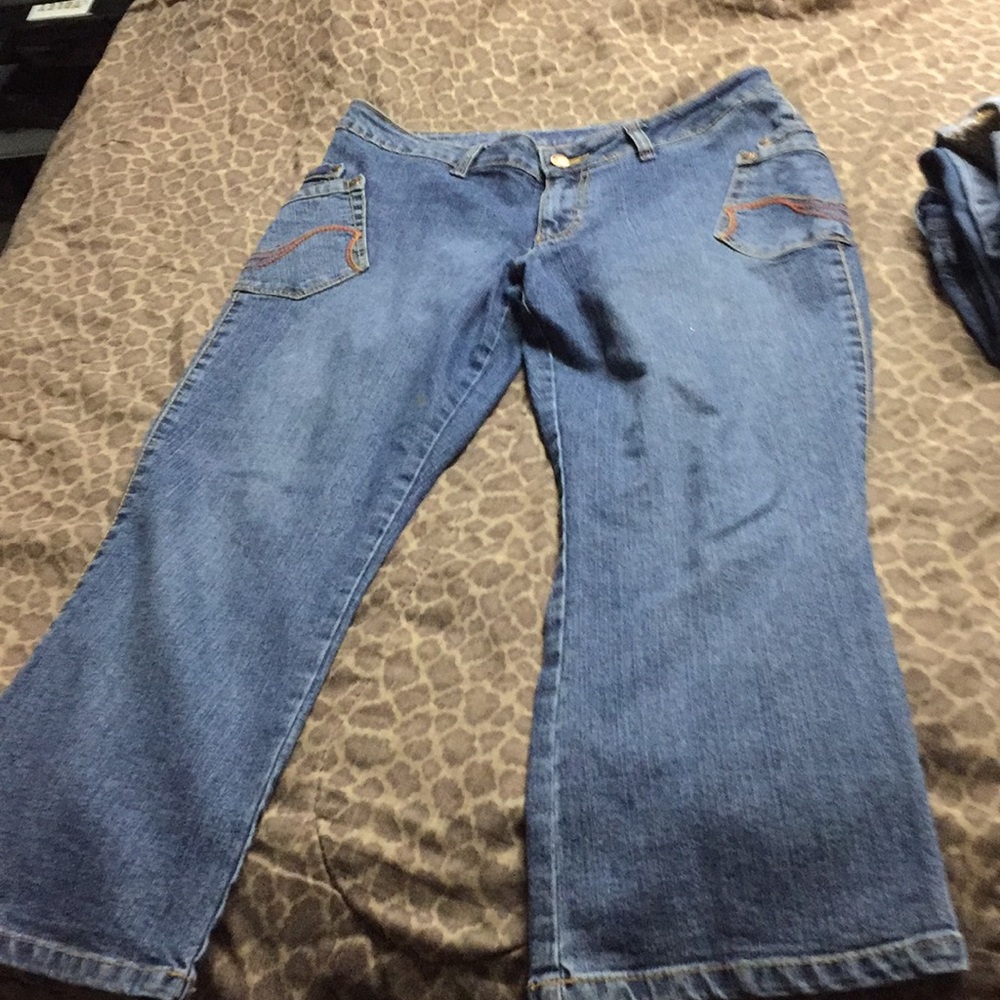 Capri pants